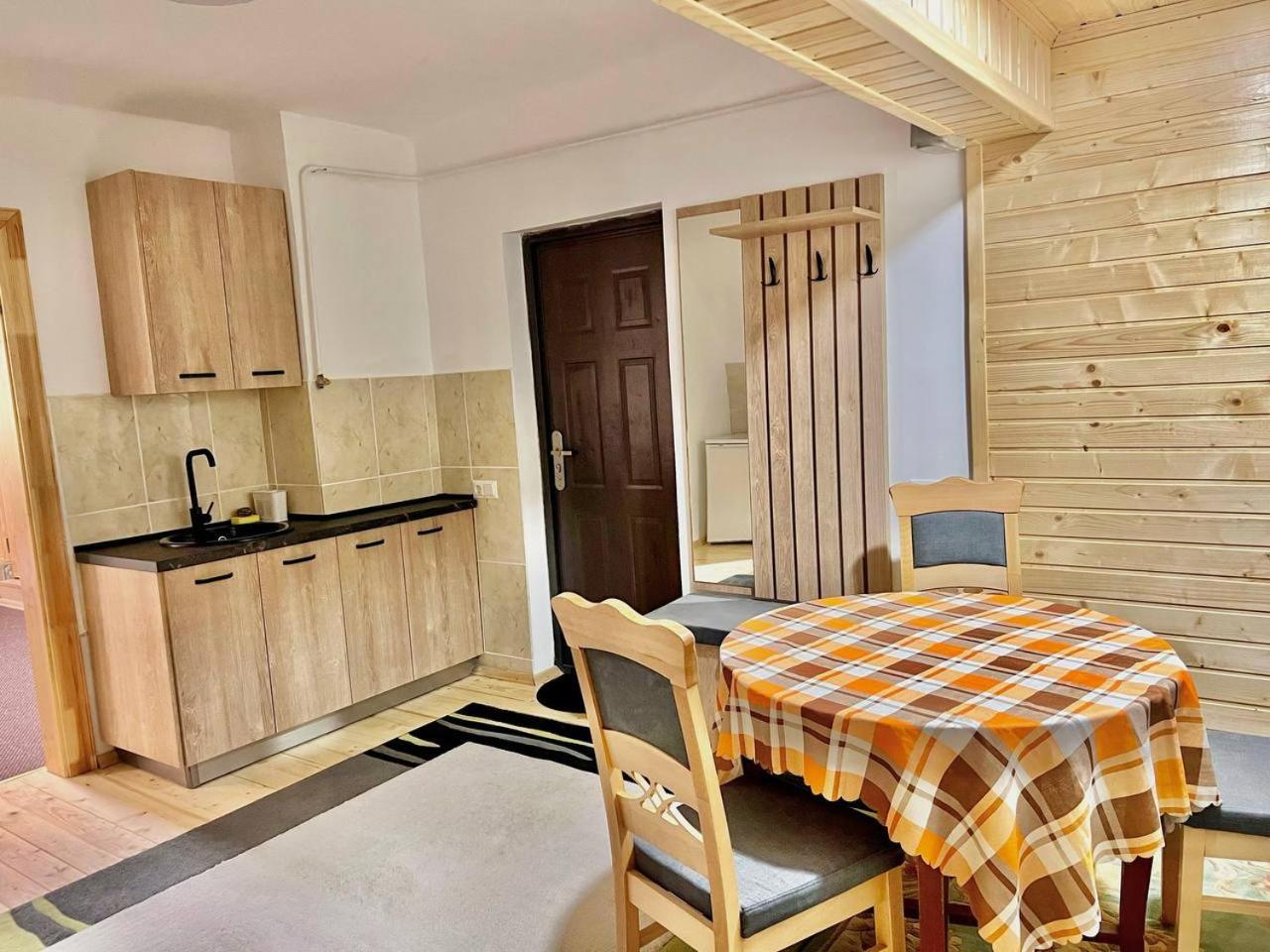 Хатинка Hotel Yaremche Exterior photo